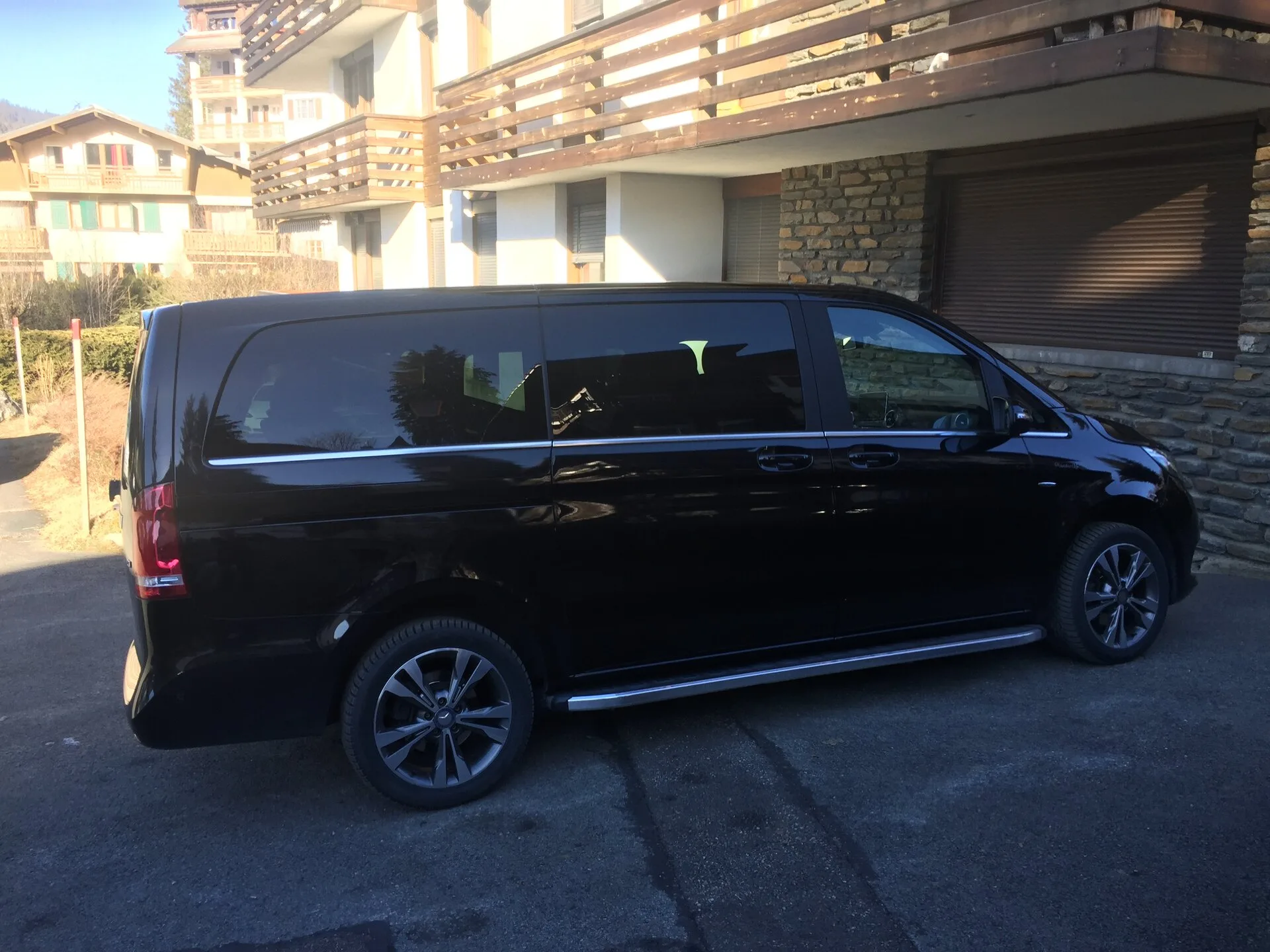 Your car with driver service in Marseille welcomes you to Megève