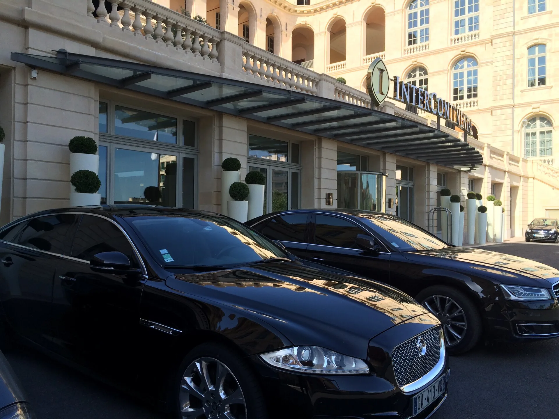 Chauffeur-driven car hire in Marseille reserved for VIP clients