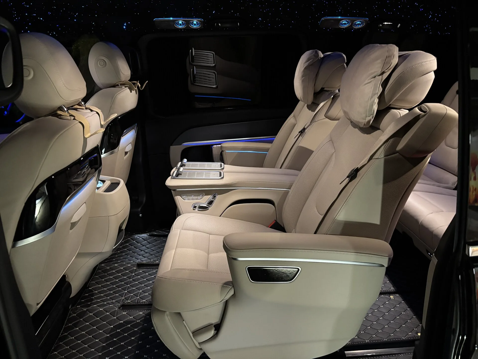 Mercedes VIP Class disponible à Marseille 24h/24