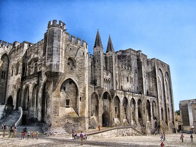 Avignon excursion from Marseille